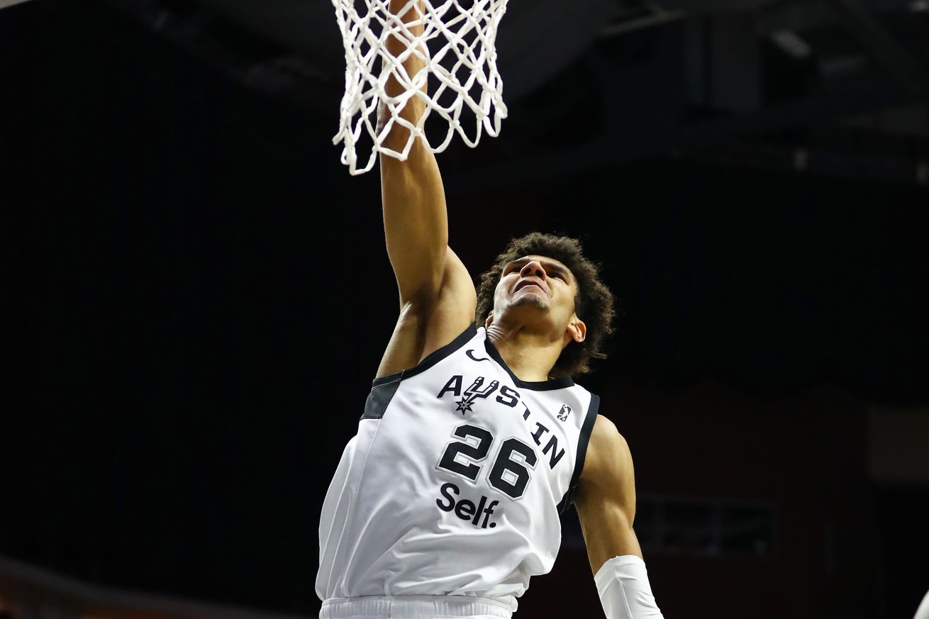 Austin Spurs v Iowa Wolves