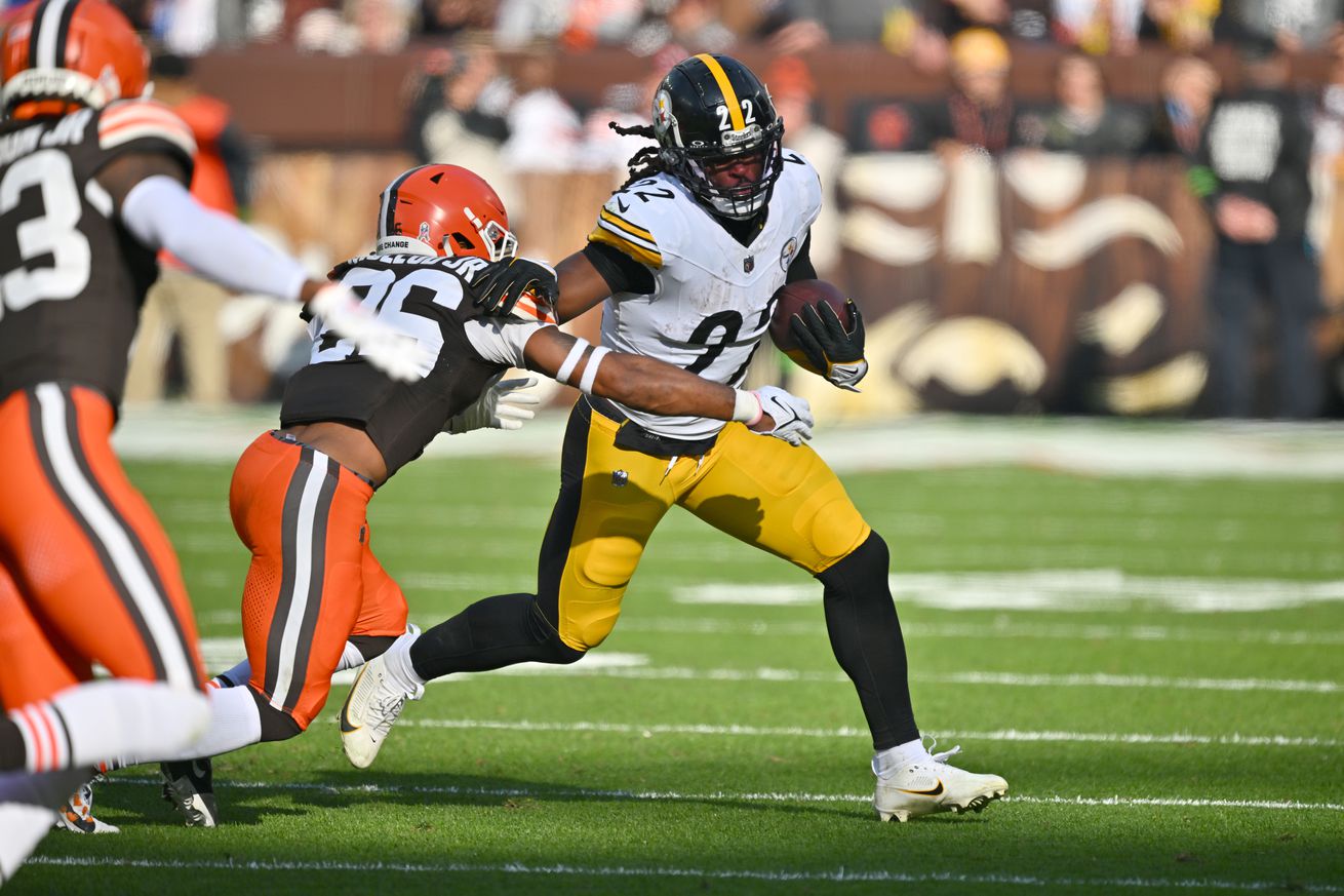 Pittsburgh Steelers v Cleveland Browns