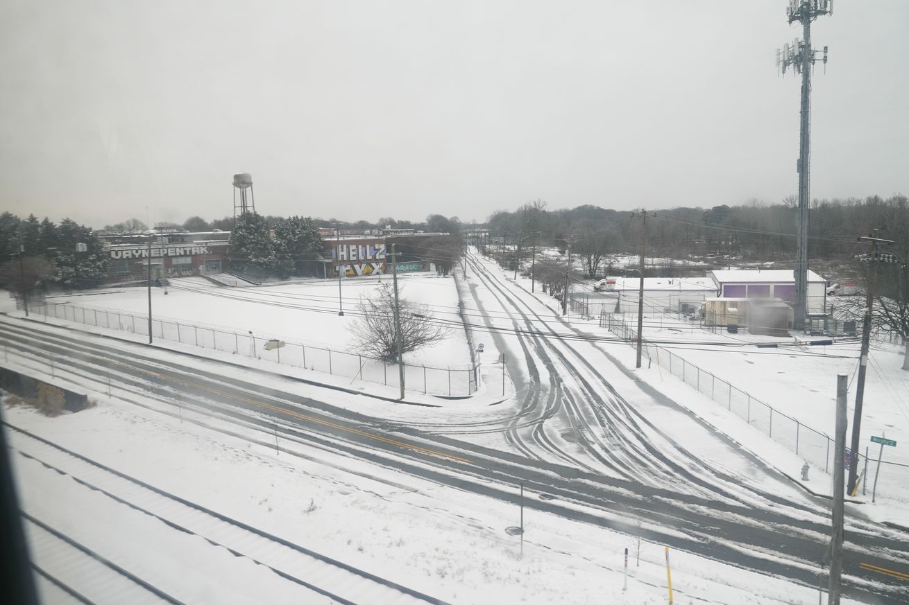 Large Winter Storm Continues To Bring Snow To Southern States