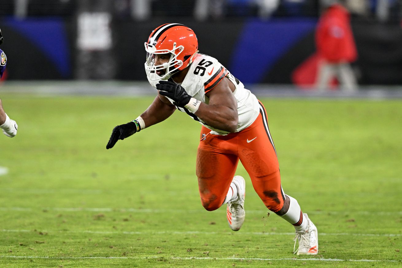 Cleveland Browns v Baltimore Ravens