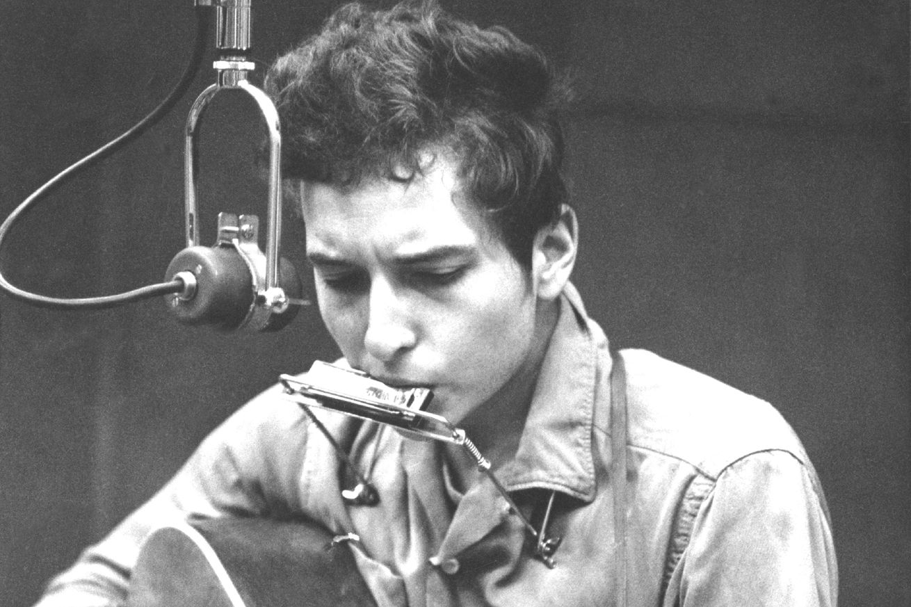 Bob Dylan Records His First Album For Columbia