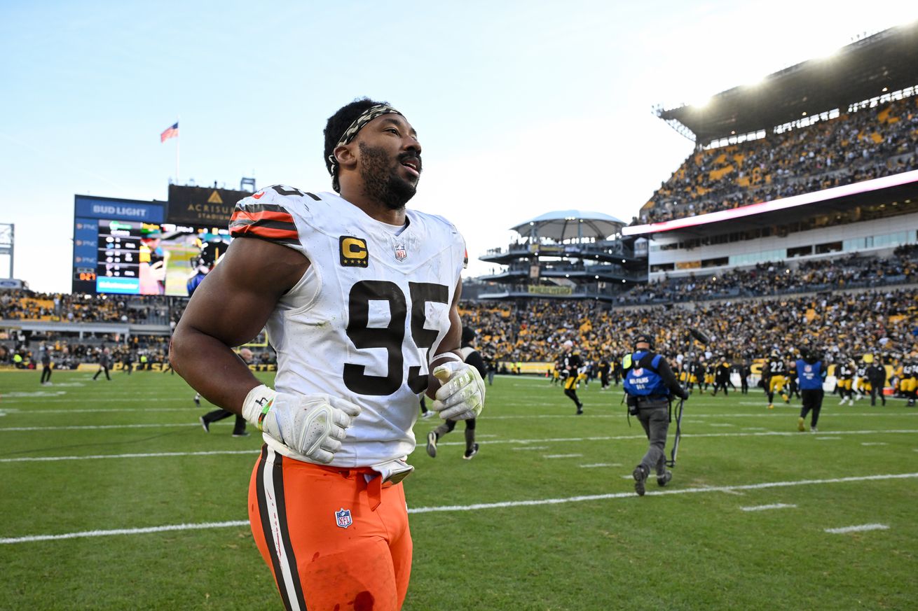 NFL: Cleveland Browns at Pittsburgh Steelers